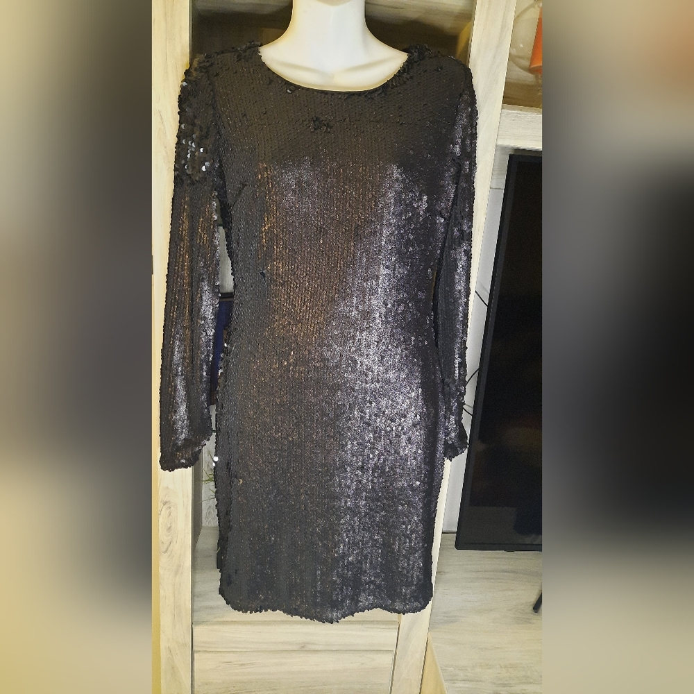 Soloiste Long Sleeve black sparkly Sequin black Dress sz small used good.